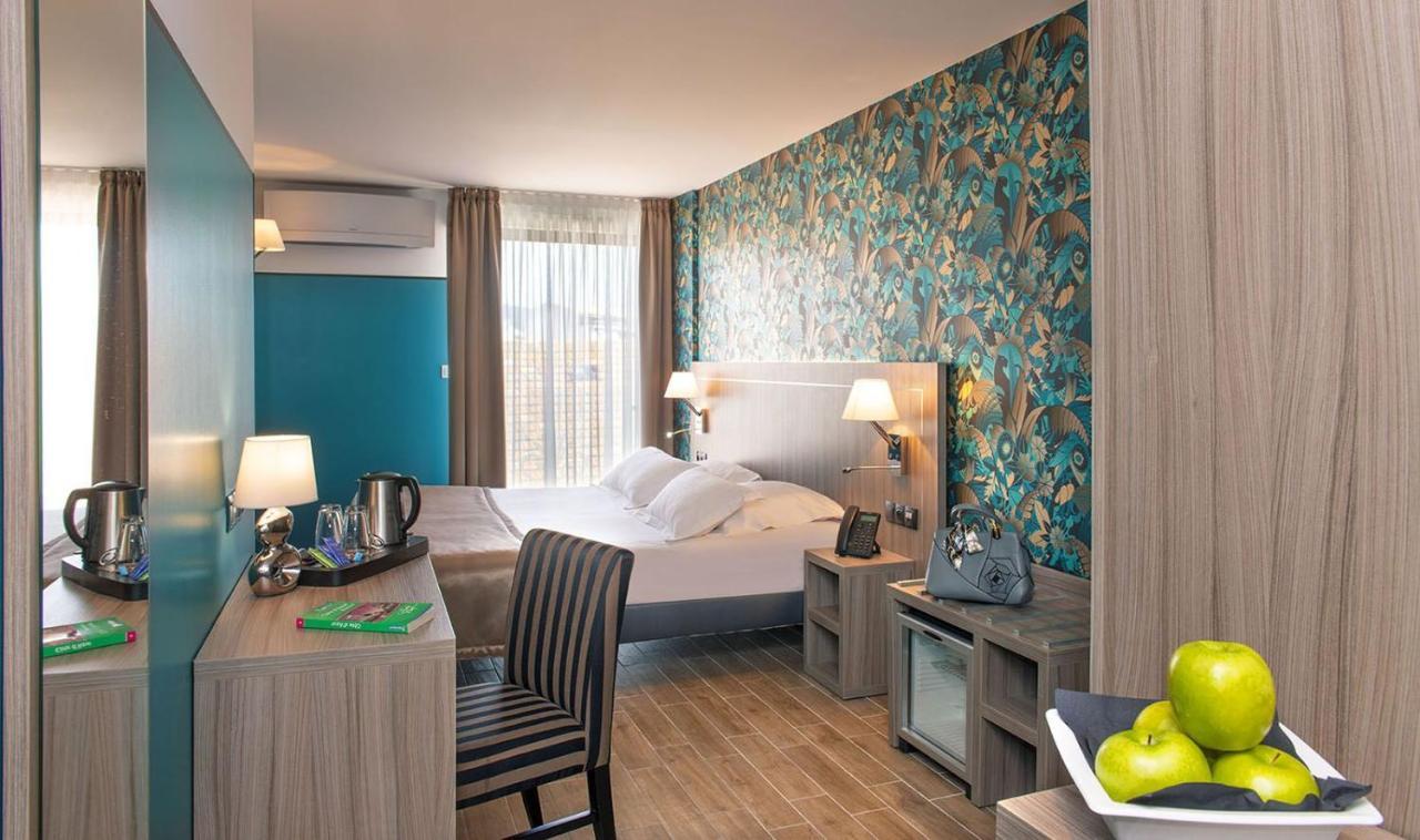 Hotel Unique & 4*